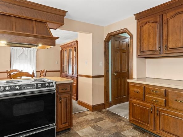 16 Breakheart Road, Saugus MA 01906