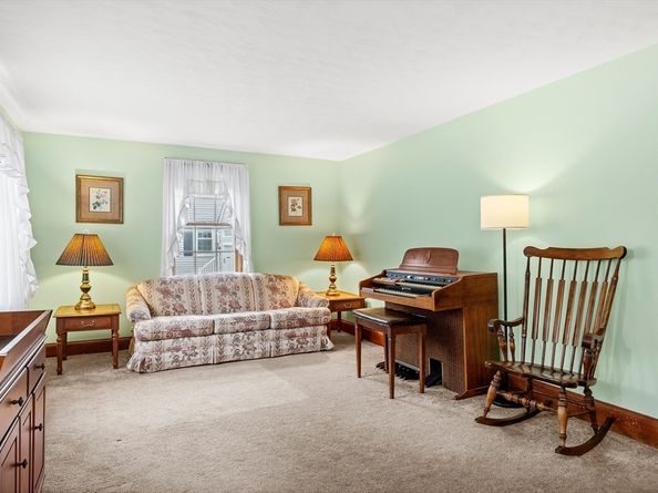 16 Breakheart Road, Saugus MA 01906