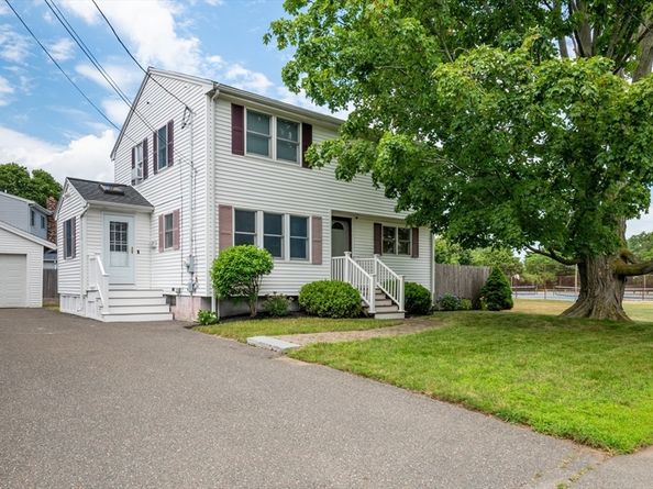 12 Ronny Terr, Peabody MA 01960