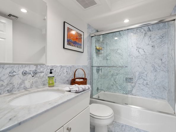294 Newbury Street 3D, Boston MA 02115