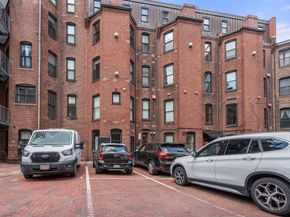 294 Newbury Street 3D, Boston MA 02115