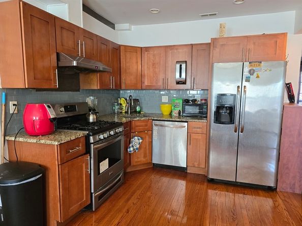 2 Mount Pleasant Pl 2, Boston MA 02119