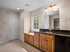 3901 Knightsbridge Close 3901, Worcester MA 01609