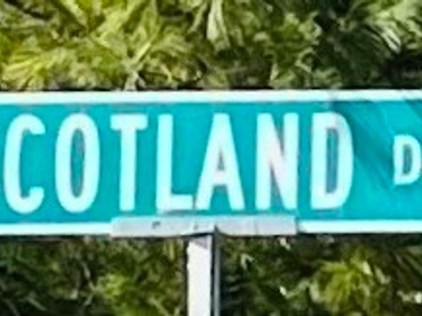 11 Scotland Dr, Andover MA 01810