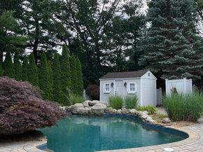 11 Scotland Dr, Andover MA 01810