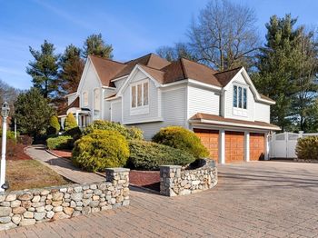 11 Scotland Dr