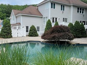 11 Scotland Dr, Andover MA 01810