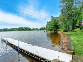 17 Moorings Way, West Brookfield MA 01585