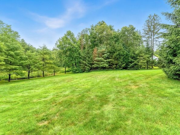 17 Moorings Way, West Brookfield MA 01585
