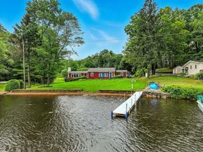 17 Moorings Way, West Brookfield MA 01585