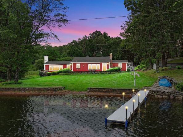 17 Moorings Way, West Brookfield MA 01585