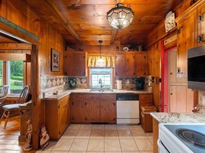 17 Moorings Way, West Brookfield MA 01585