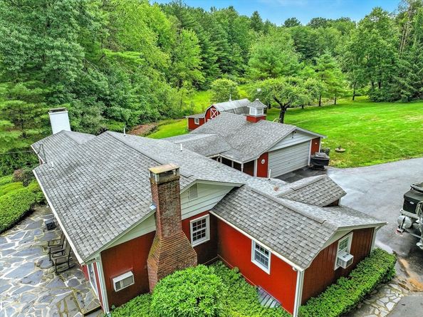 17 Moorings Way, West Brookfield MA 01585
