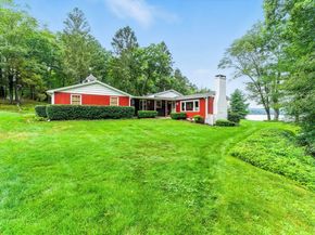 17 Moorings Way, West Brookfield MA 01585