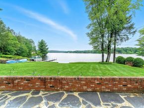 17 Moorings Way, West Brookfield MA 01585