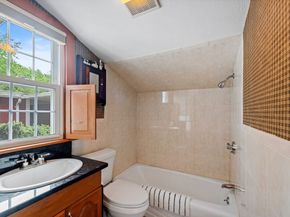 17 Moorings Way, West Brookfield MA 01585