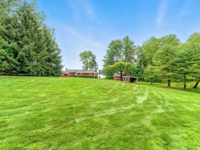 17 Moorings Way, West Brookfield MA 01585