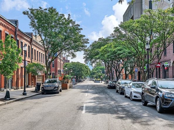 360 Newbury Street PH807, Boston MA 02115