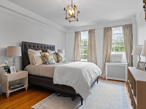 180 Commonwealth Avenue 14, Boston MA 02116