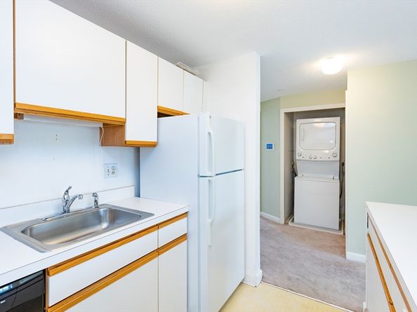 11 Church Street 207, Salem MA 01970