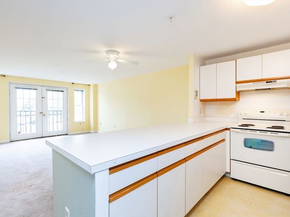 11 Church Street 207, Salem MA 01970