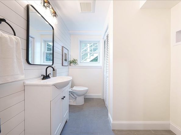 4 Bullard Cir, Medway MA 02053