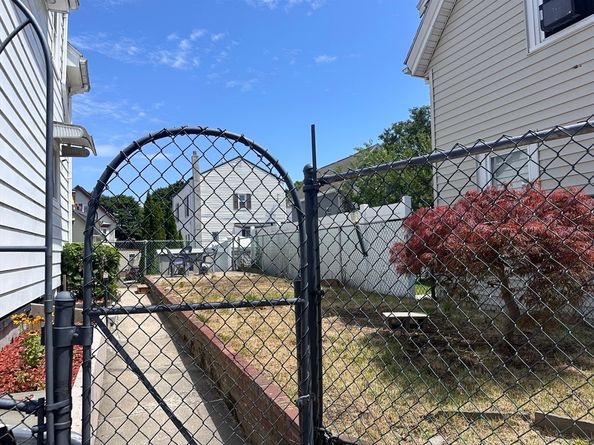 125 Sheridan St, Lynn MA 01902