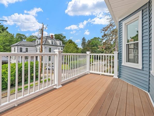 35 George St 35, Newton MA 02458
