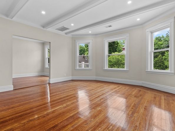 35 George St 35, Newton MA 02458