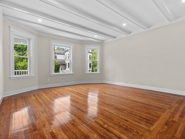 35 George St 35, Newton MA 02458