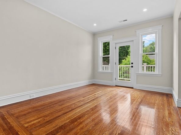 35 George St 35, Newton MA 02458