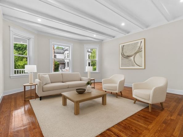35 George St 35, Newton MA 02458