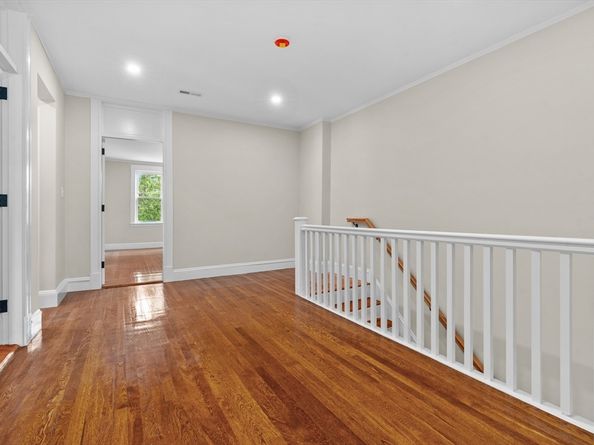 35 George St 35, Newton MA 02458
