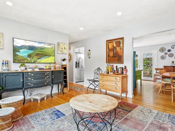 35 Sylvanus Wood Lane, Woburn MA 01801