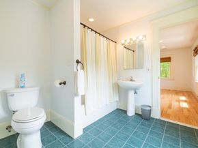 15 Geneva Rd, Andover MA 01810