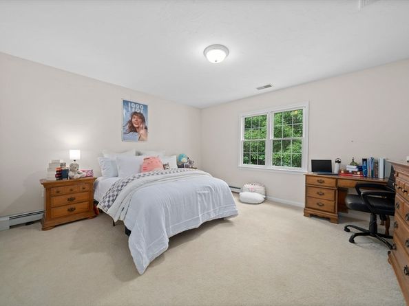 7 Hemlock St, Kingston MA 02364