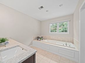 7 Hemlock St, Kingston MA 02364