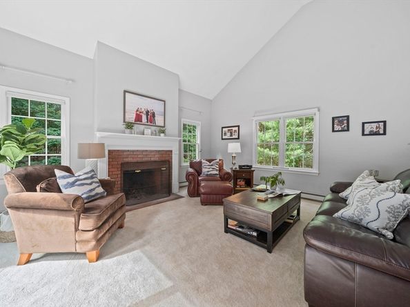 7 Hemlock St, Kingston MA 02364
