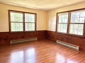 98 King St, Groveland MA 01834