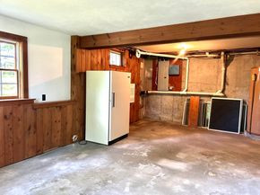 98 King St, Groveland MA 01834