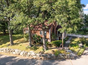 98 King St, Groveland MA 01834