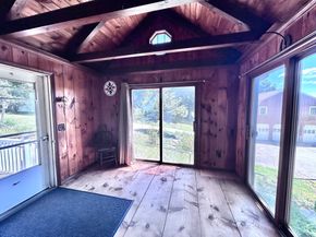 98 King St, Groveland MA 01834