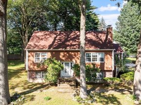 98 King St, Groveland MA 01834