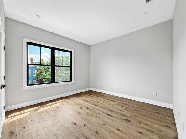 1 Marion Street PH3, Cambridge MA 02141