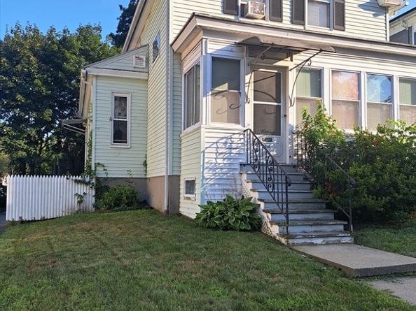 360 Hamilton St, Worcester MA 01604