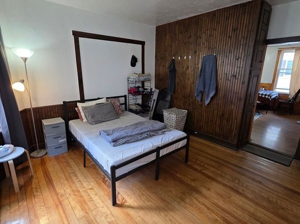 360 Hamilton St, Worcester MA 01604