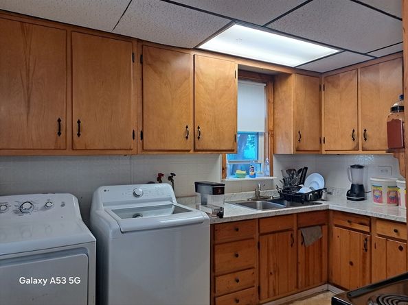 360 Hamilton St, Worcester MA 01604