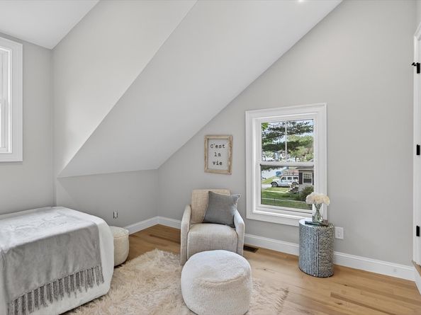 11 Mason Ave, Billerica MA 01862