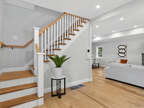 11 Mason Ave, Billerica MA 01862
