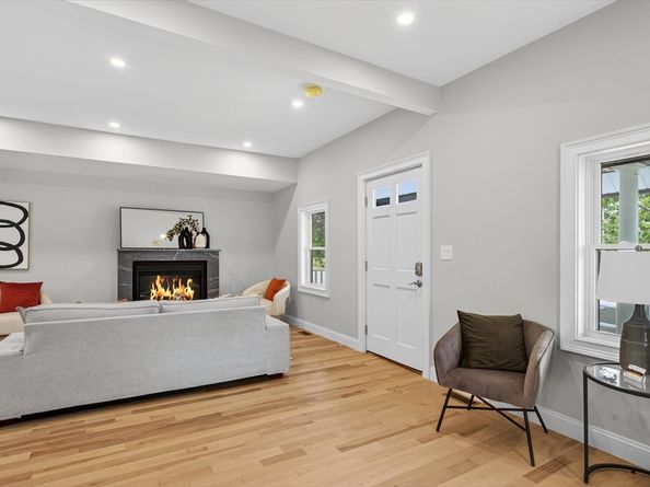 11 Mason Ave, Billerica MA 01862